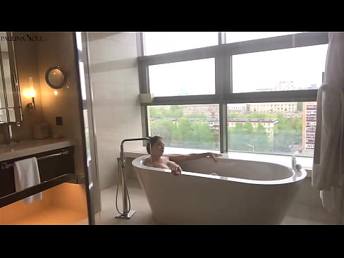 ❤️ En fantastisk babe som lidenskapelig rykker av seg fitta på badet ❤❌ Porno vk hos oss ❌️