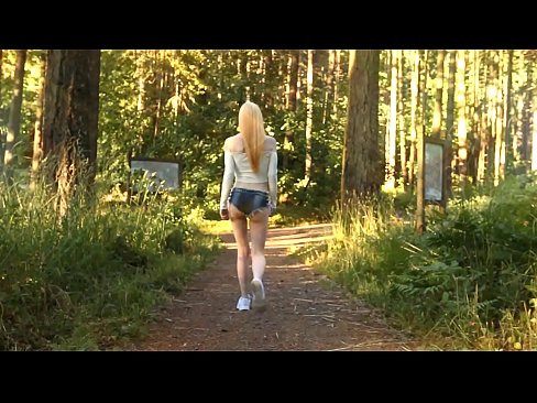 ❤️ Vakker kvinne beveger seg sakte, ikke nakenvideo ❤❌ Porno vk hos oss ❌️