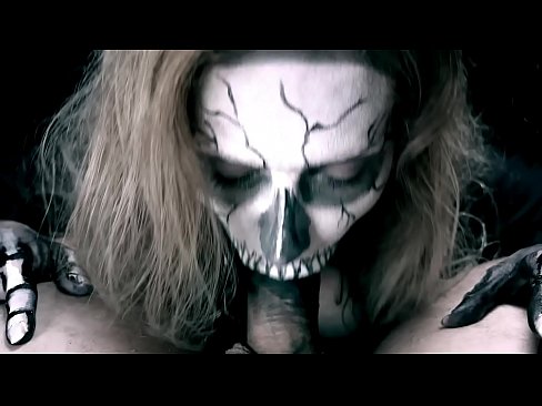 ❤️ Demon jente suger kuk med sin svarte munn og svelger cum. ❤❌ Porno vk hos oss ❌️